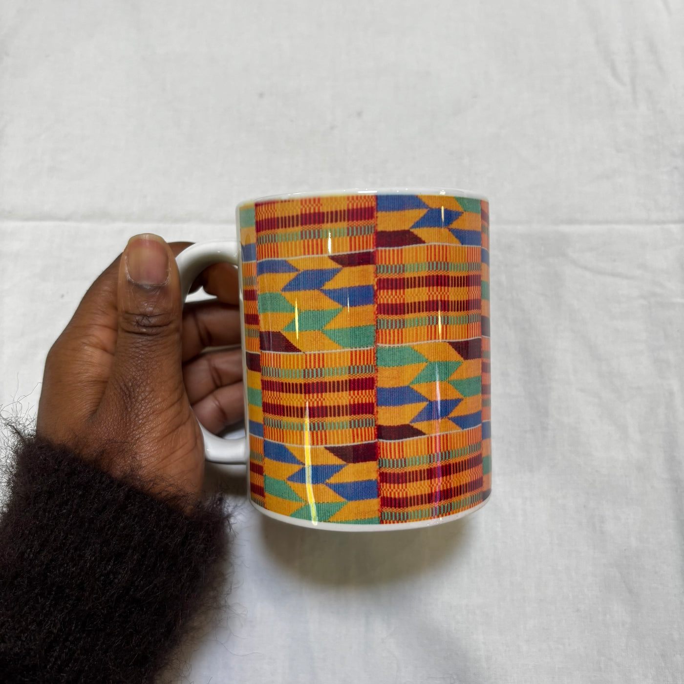 Bunte Tasse mit afrikanischem Muster - Inspiriert von traditionellen Stoffen - Stylischer Becher für Zuhause & Büro